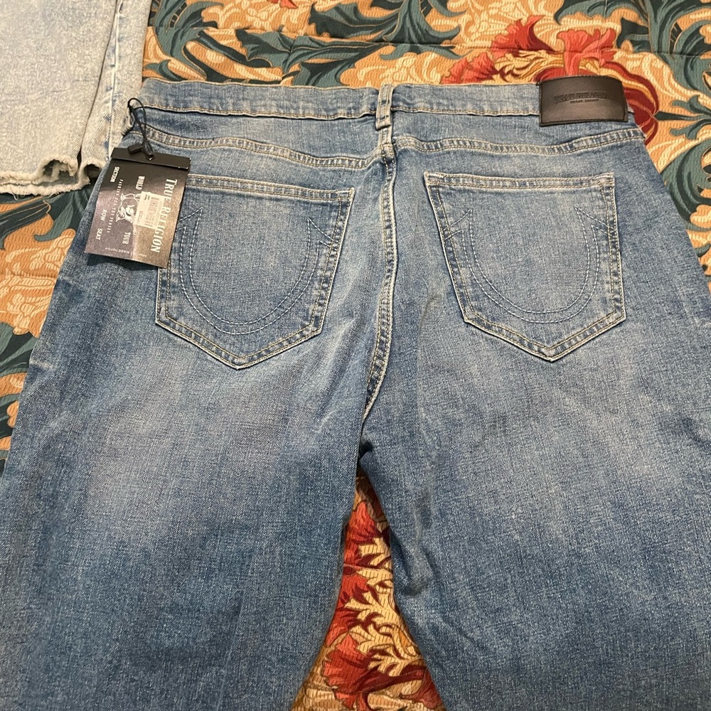 True religion shorts . Size 34